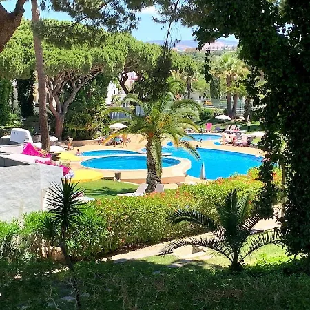 Detached On Balaia Golf Village With Golf & Tennis, Walking Distance To And Many Bars And Restaurants فيلة