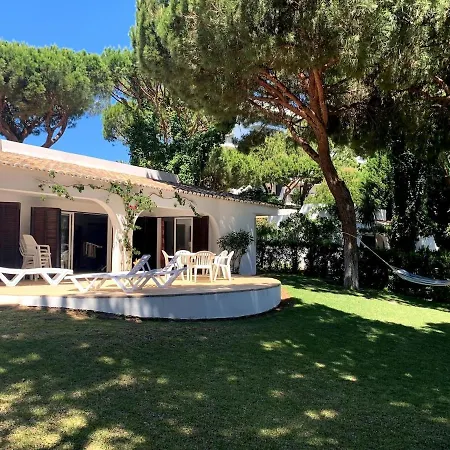Detached On Balaia Golf Village With Golf & Tennis, Walking Distance To And Many Bars And Restaurants Villa Olhos de Agua (Albufeira)